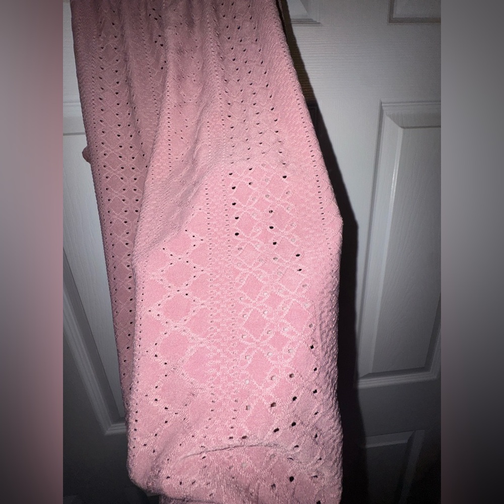 Pink Eyelet Textured Tank Top | Medium | Sleeveless Swing Fit - Picture 4 of 5
